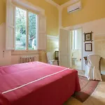 4Bdrm Elegant Apartm In Private Estate, Shared Swimmingpool, Maze Garden
