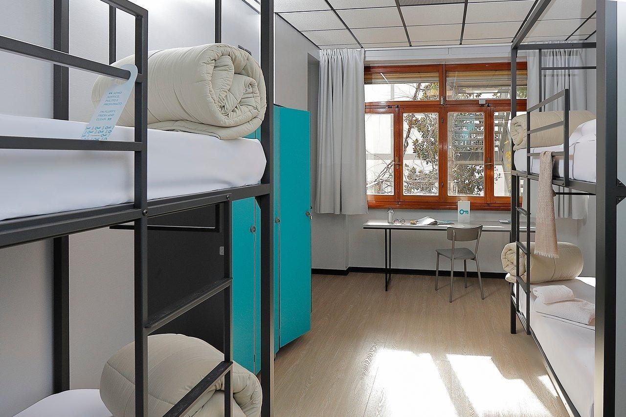 Plus Hostel *