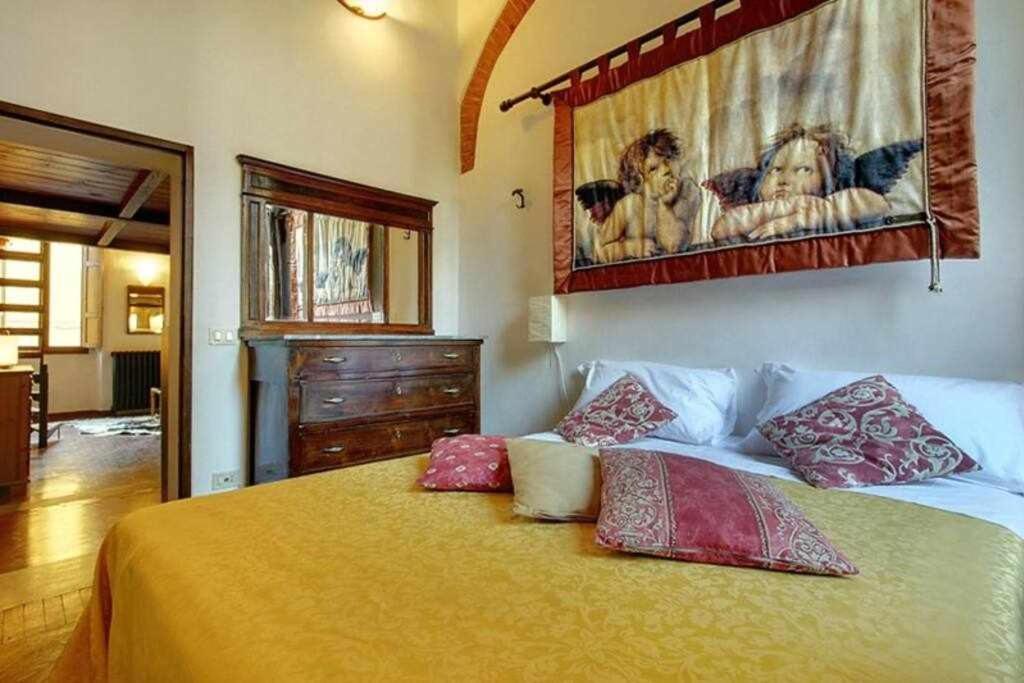 Two Bedrooms Near The Duomo Florenz