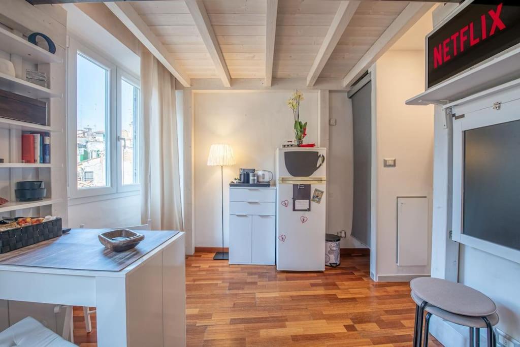 Uffizi Gallery In The Heart Of The Apartment Florenz