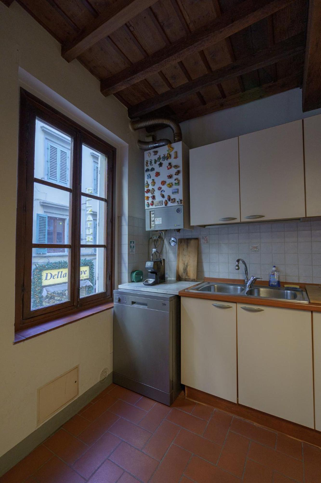 Traditional Florentine 1br Close To Piazza Santa Croce Appartement