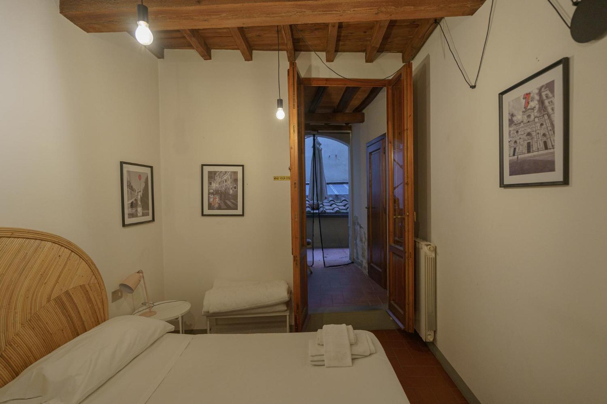 Traditional Florentine 1br Close To Piazza Santa Croce Florence