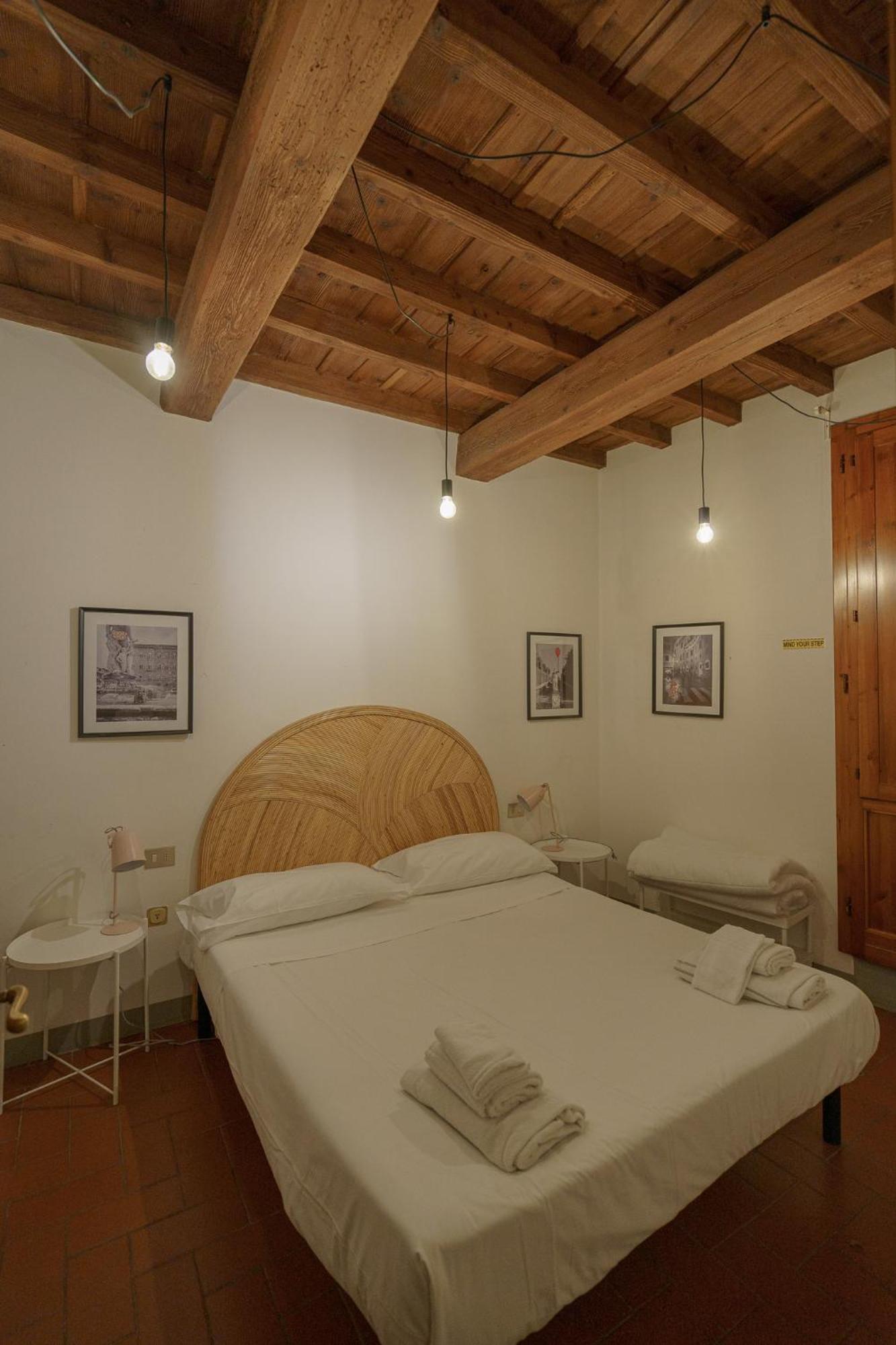 Traditional Florentine 1br Close To Piazza Santa Croce Florence