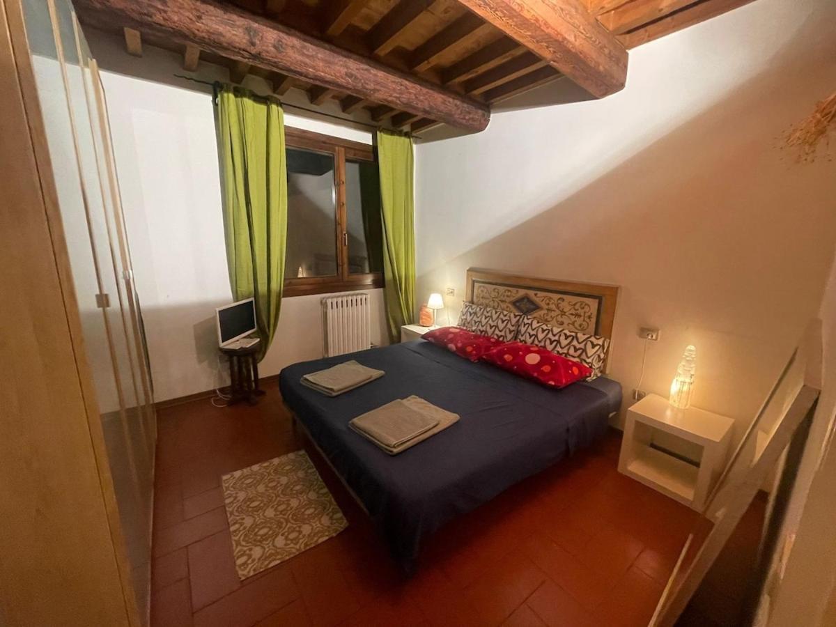 Casa Orisogi Centro Storico Piazza Santa Croce Appartement