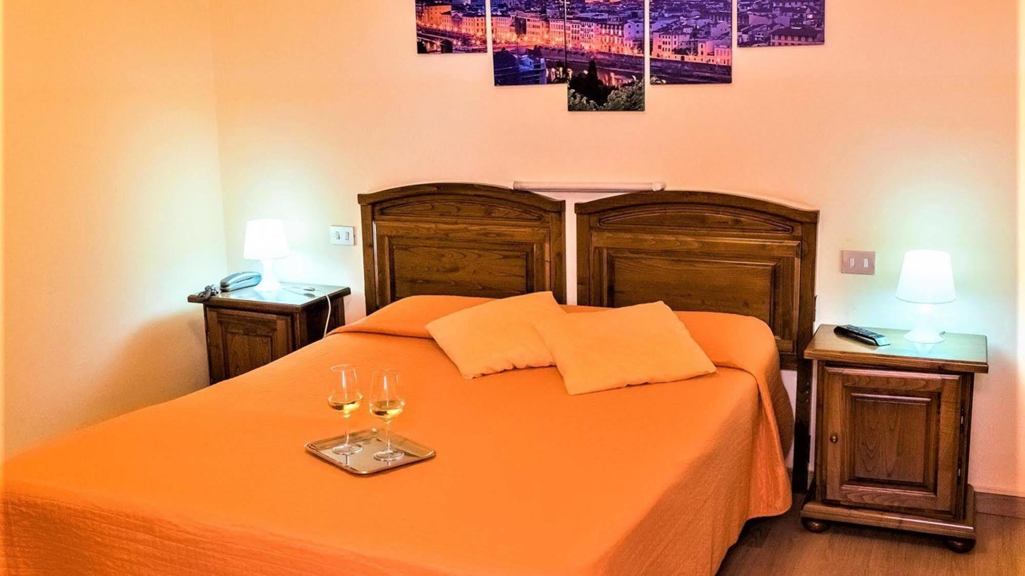 Jr Hermes Hotel 2*