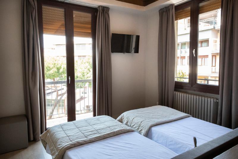 Plus Hostel *