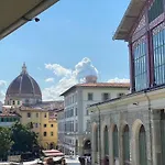 Overlooking\'S Duomo Apartment In Mercato Centrale