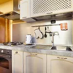 Cozy Classic Italian House Near Santa Croce, On The Lungarno