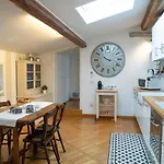Romantic And Charming Apartments
