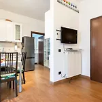 Arno River Bright Apartment