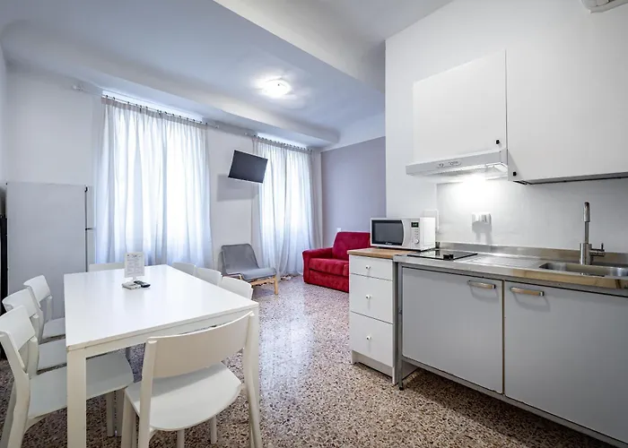 Yid Agnolo Three Bedroom Apartment In Florence