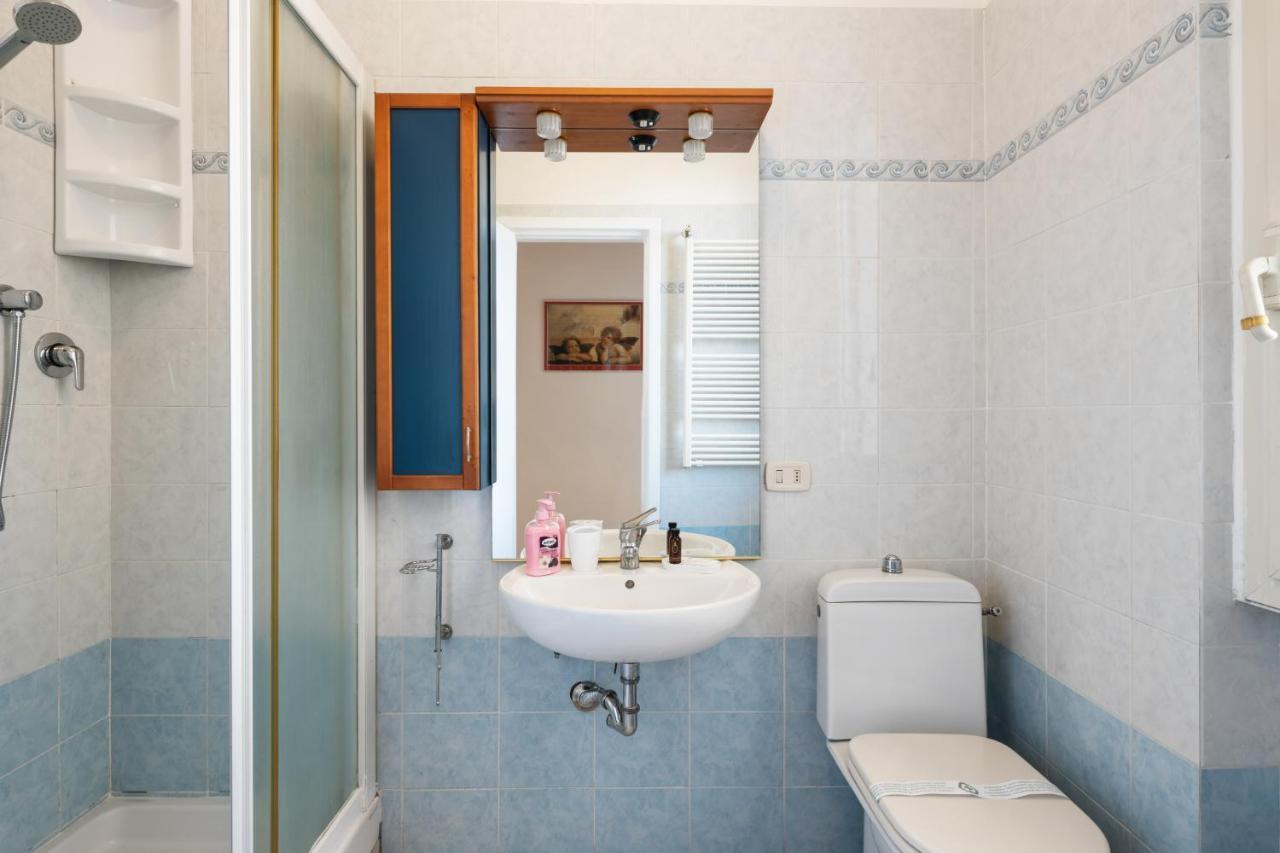 Apartment Lulli Cozy With Balcony Florence