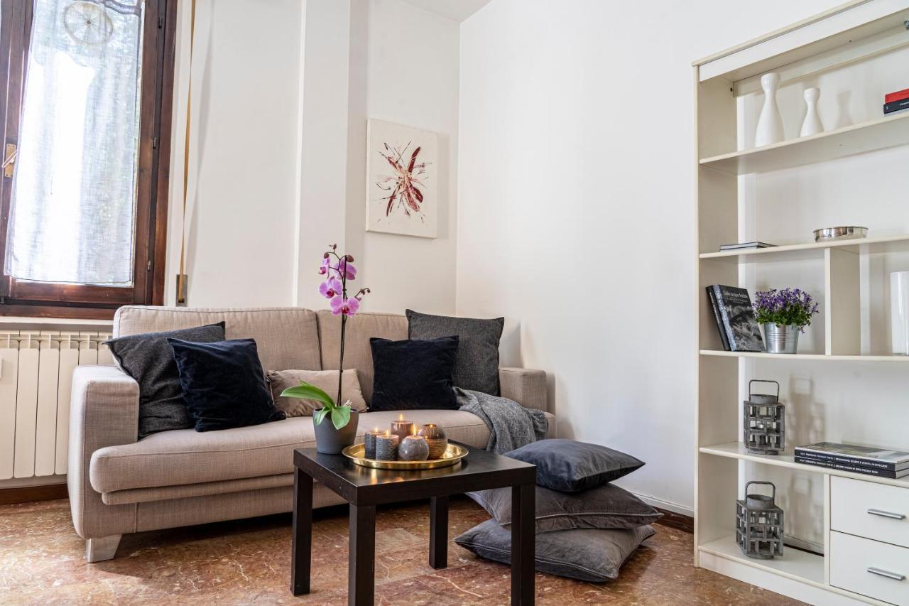 Cozy Roman With Parking Apartment