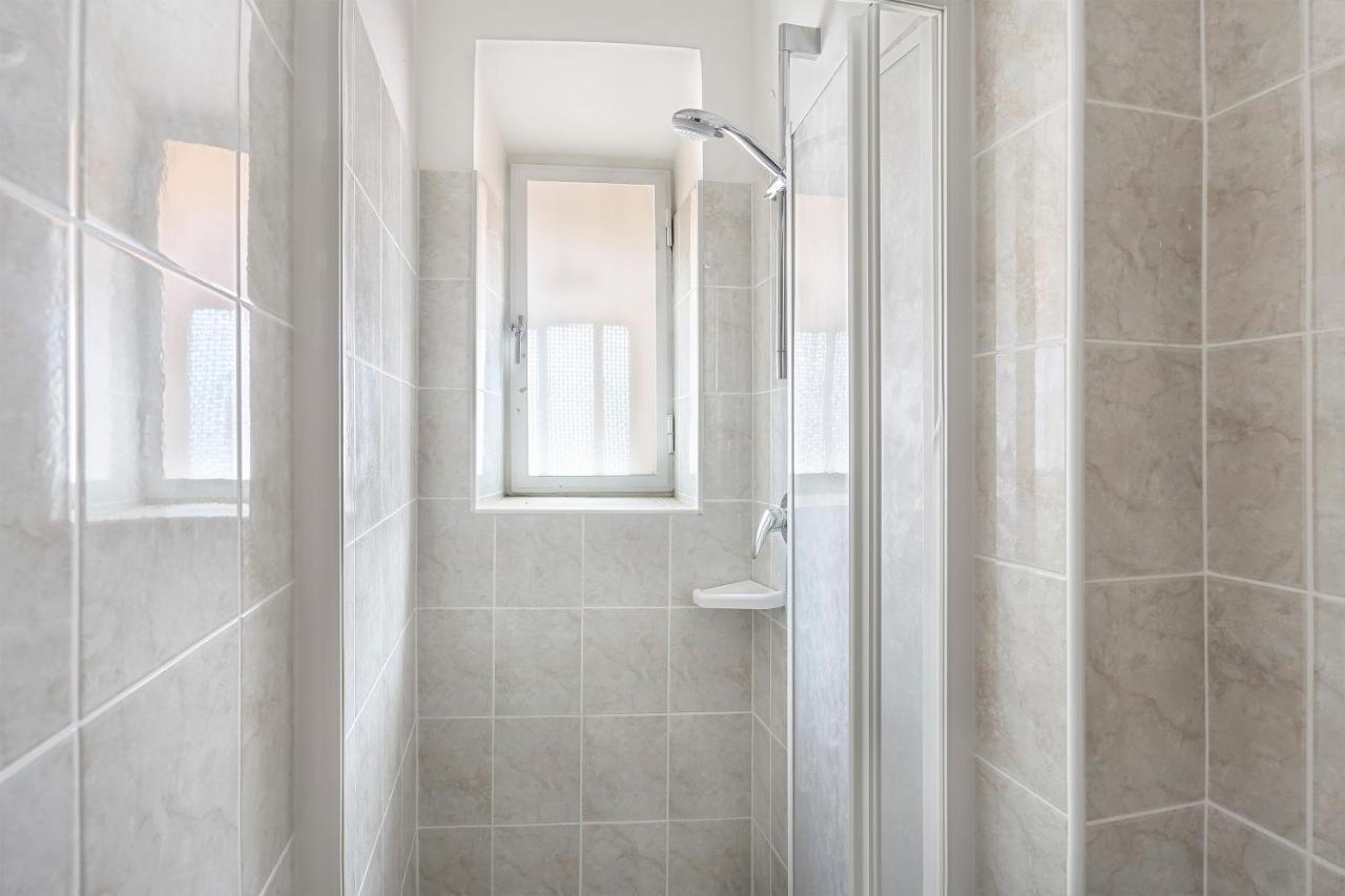 Appartement Le Grazie In Superb Location *