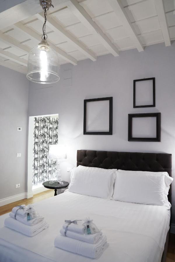Art Black & White Apartment *