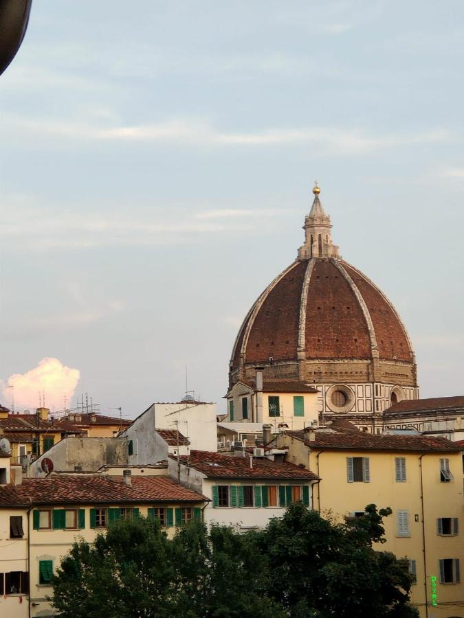 Overlooking's Duomo In Mercato Centrale Florence