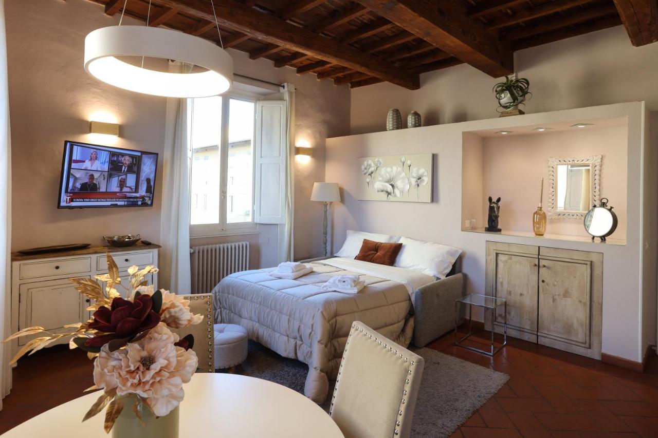 Apartment Santo Spirito - Elegante In Pieno Centro Florence
