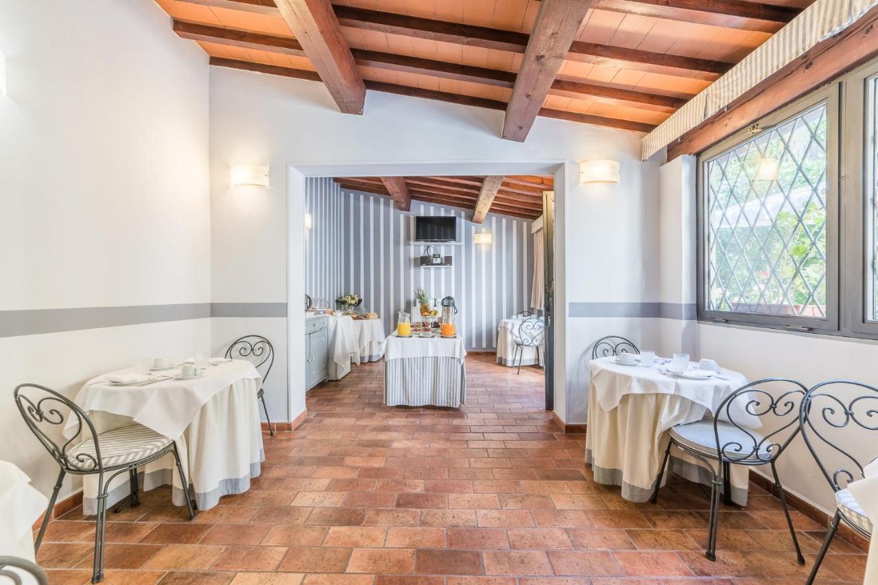 Acomodação com café da manhã  Residenza Il Villino 3*