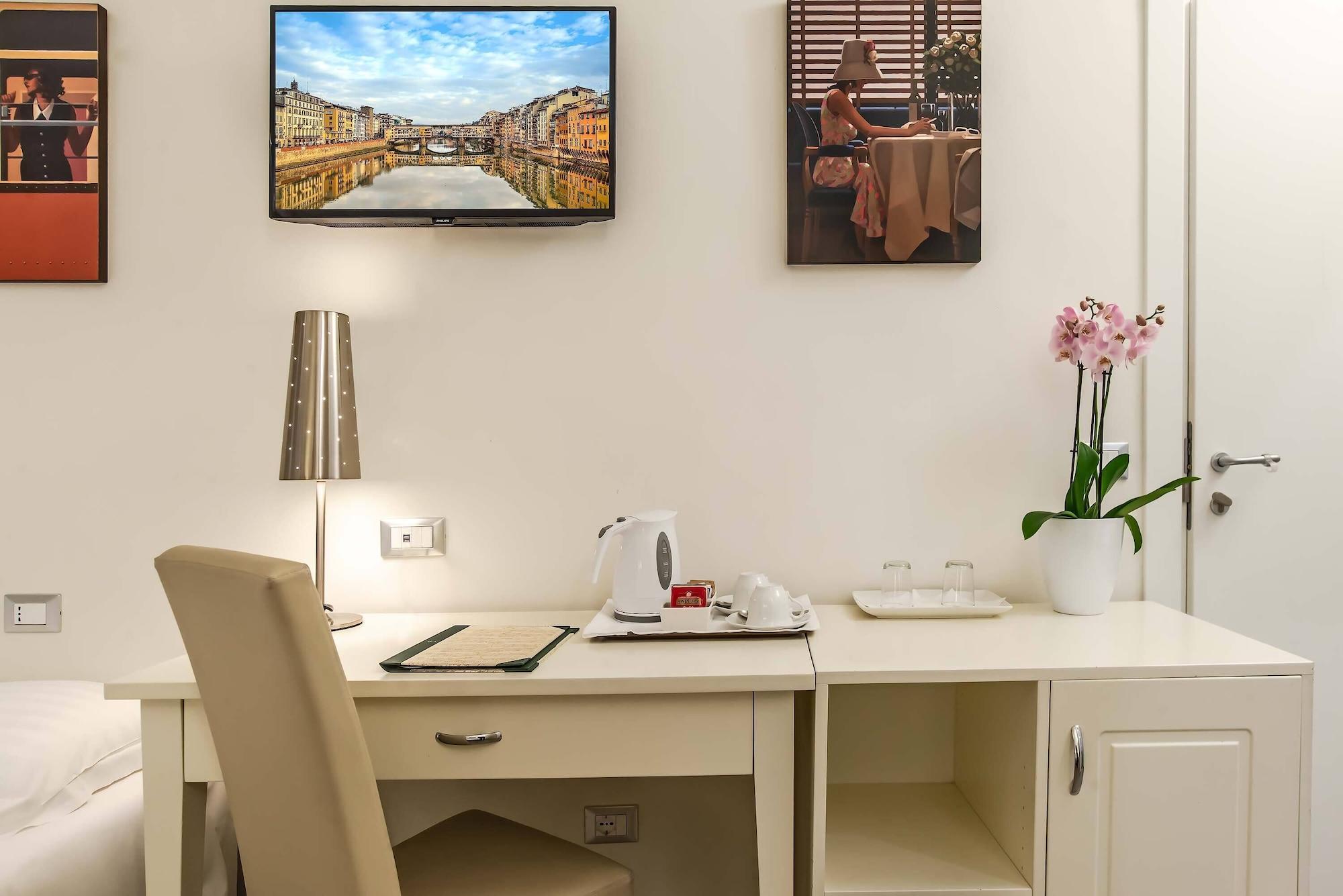 Accademia 3* Florence
