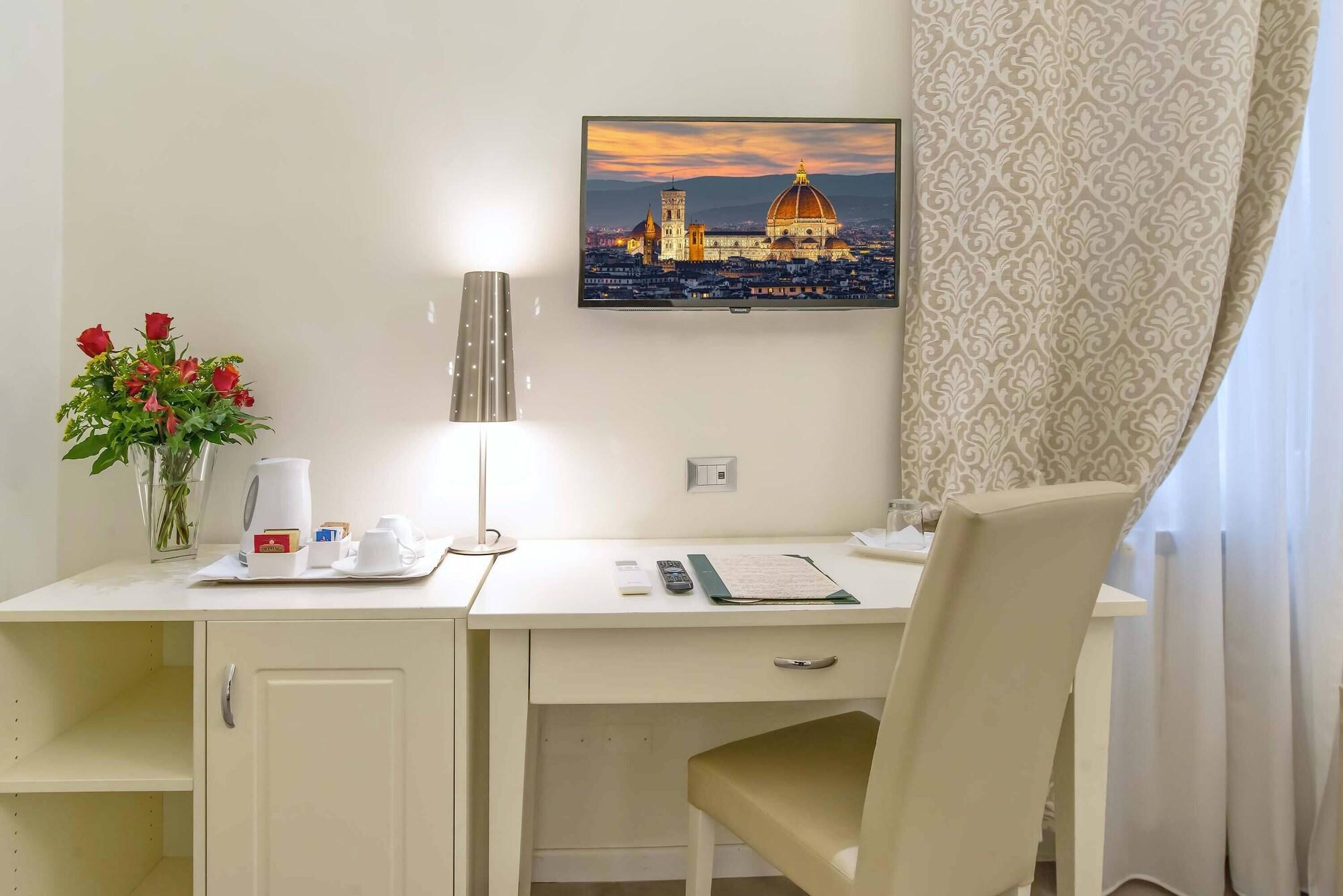 Hotel Accademia 3*