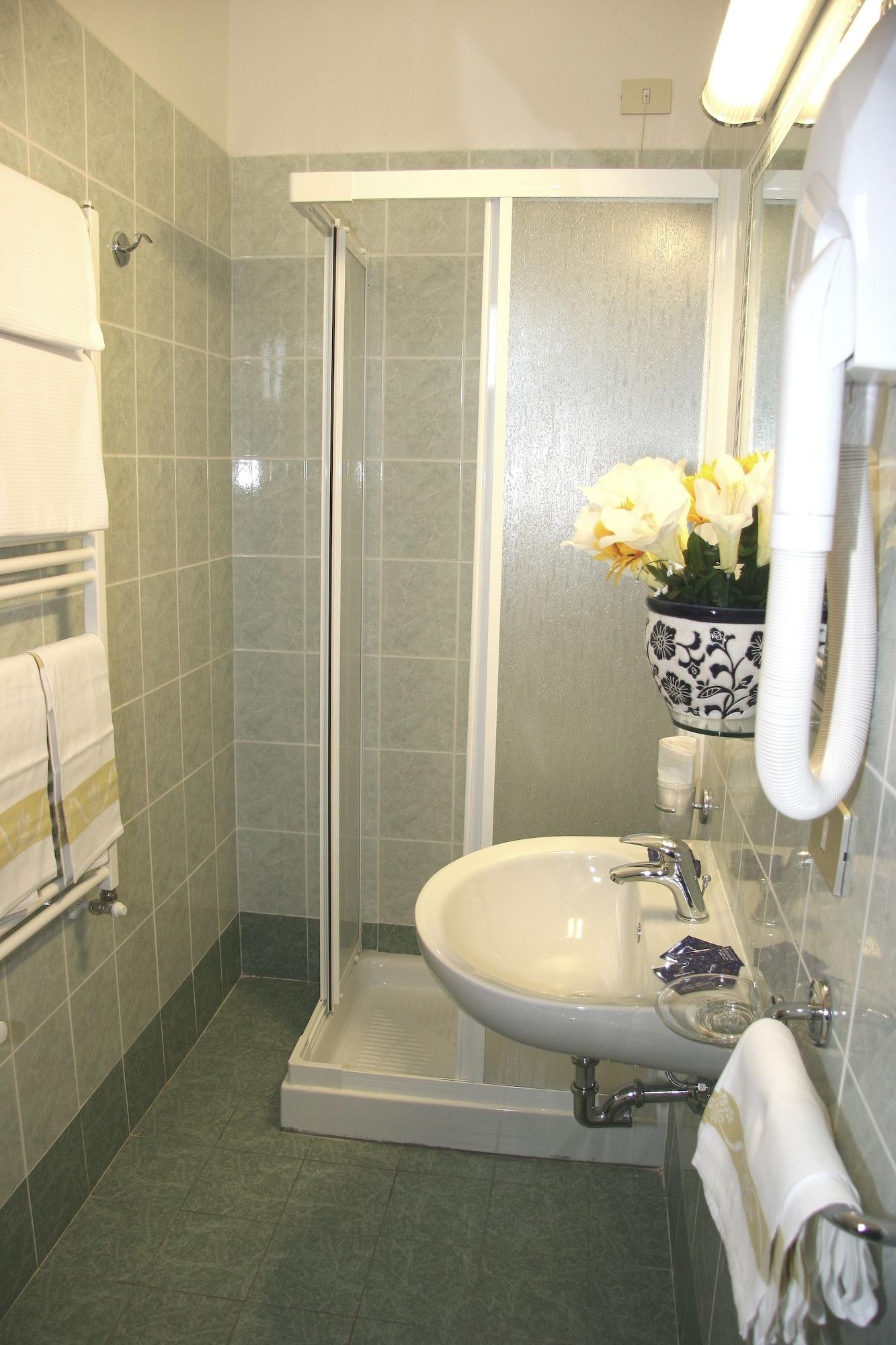 Eden Hotel 3*
