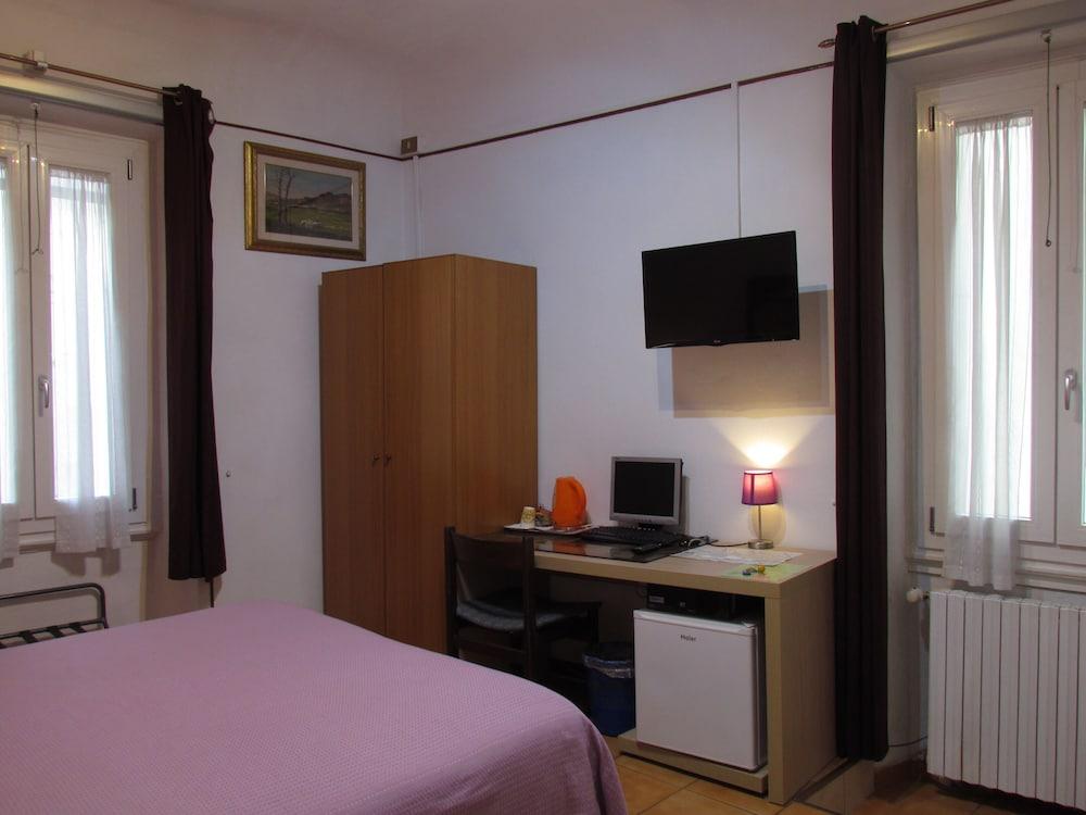 Althea Guest house 2*