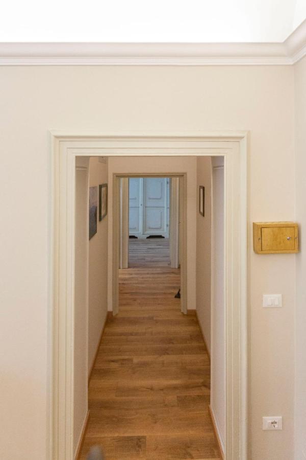 Apartment Vespucci- Quite Historic Palace