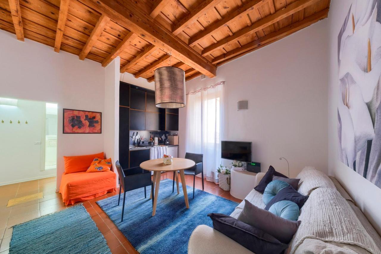 By Frances Apartment *