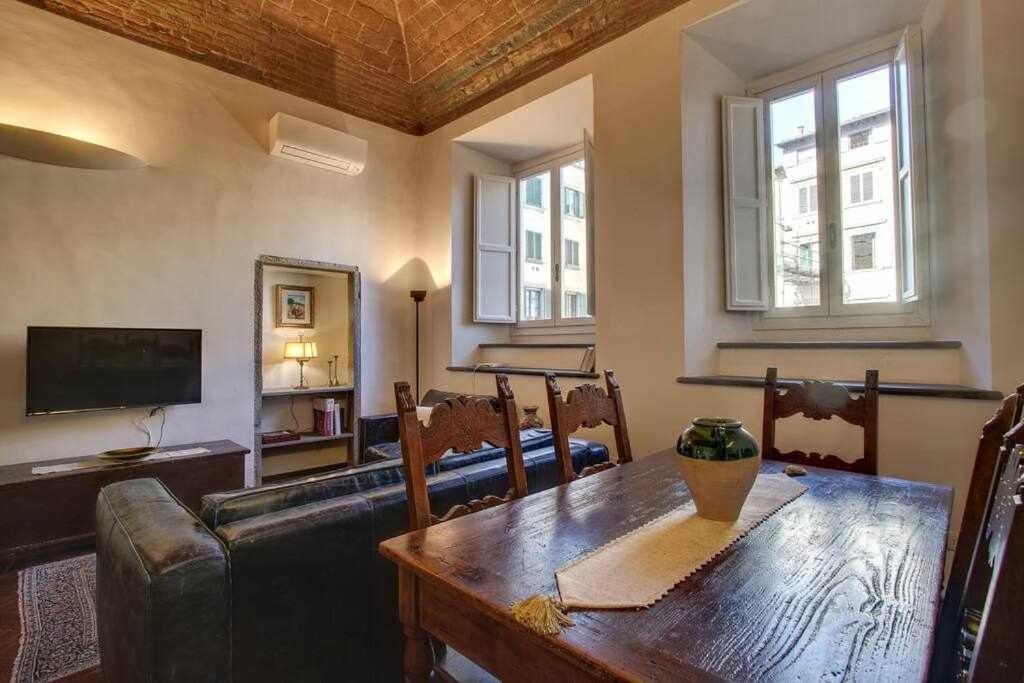 Apartment Salvemini Elegant Close To Piazza Santa Croce *