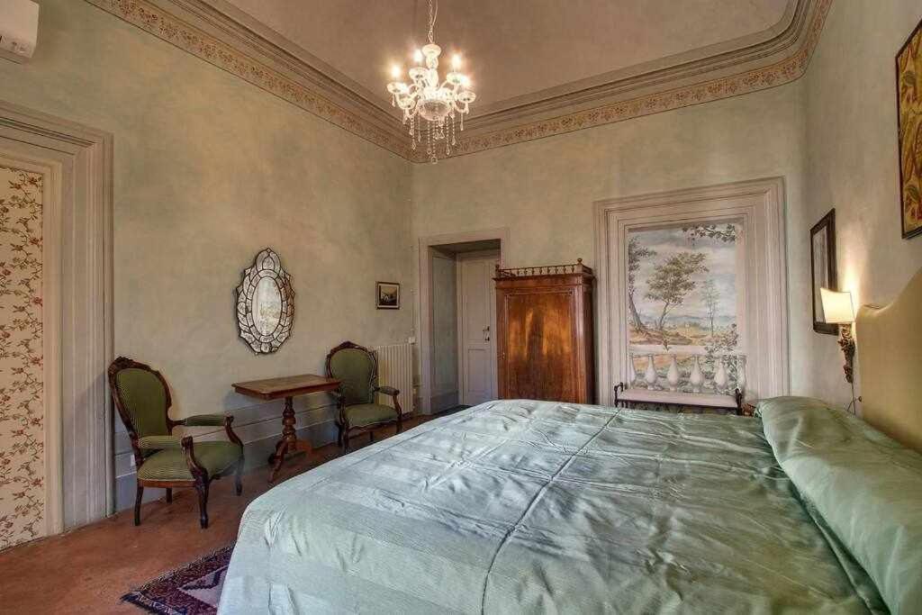 Salvemini Elegant Close To Piazza Santa Croce Apartment *