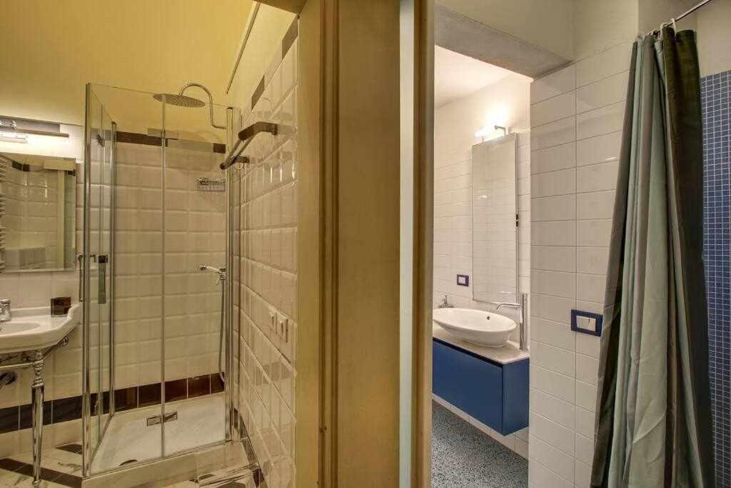 Apartment Salvemini Elegant Close To Piazza Santa Croce Florence