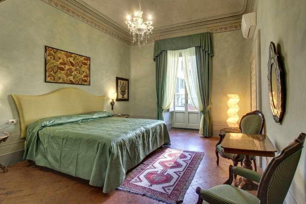 Salvemini Elegant Close To Piazza Santa Croce Florence