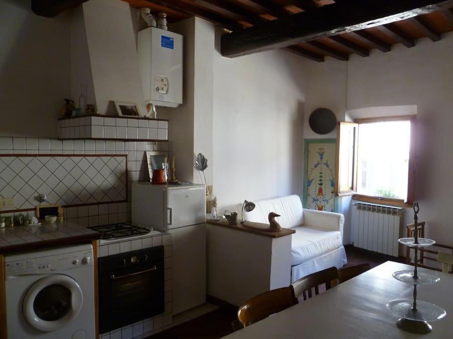 Romantic In San Frediano Appartement