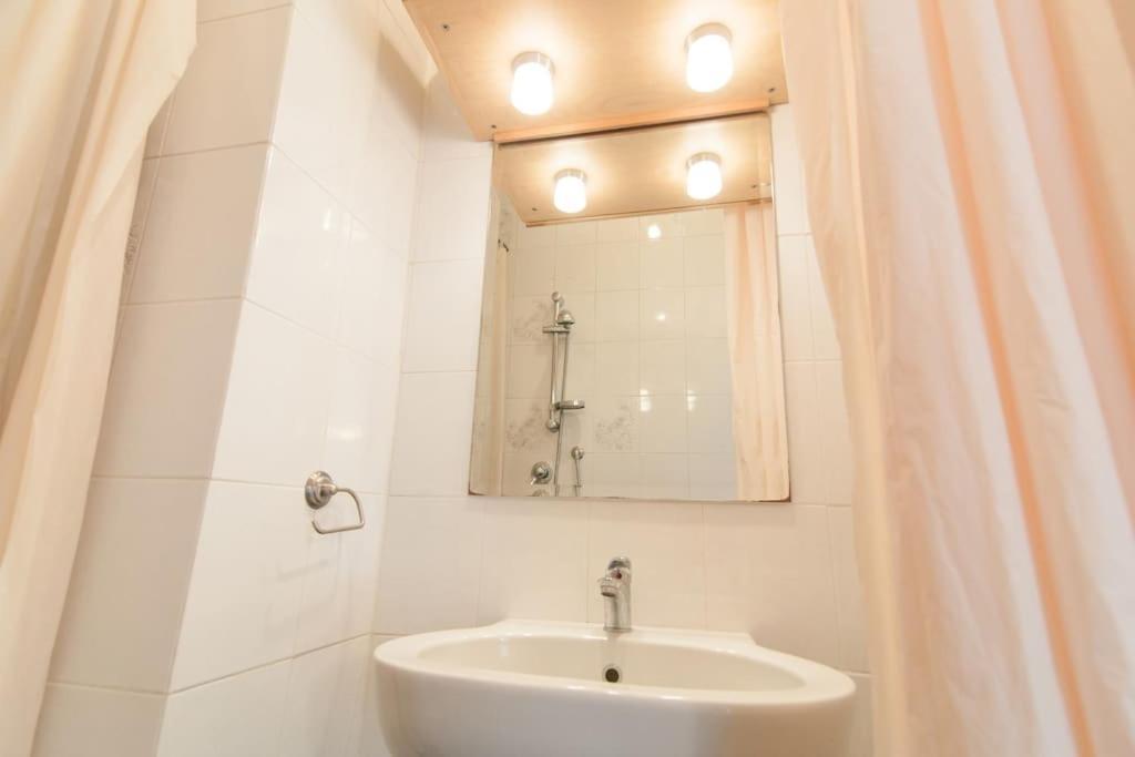 Romantic In San Frediano Appartement