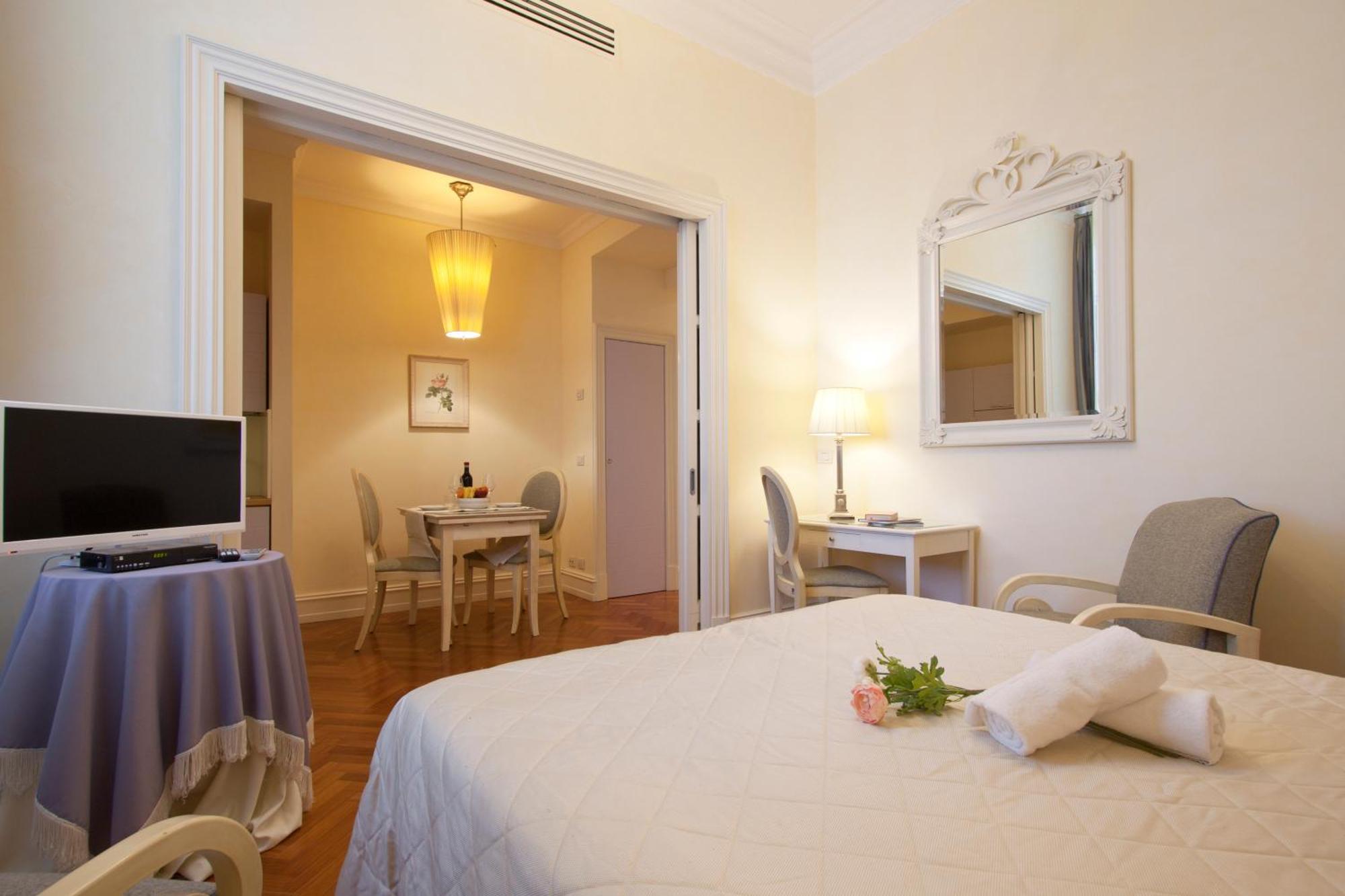 Serristori Palace Aparthotel