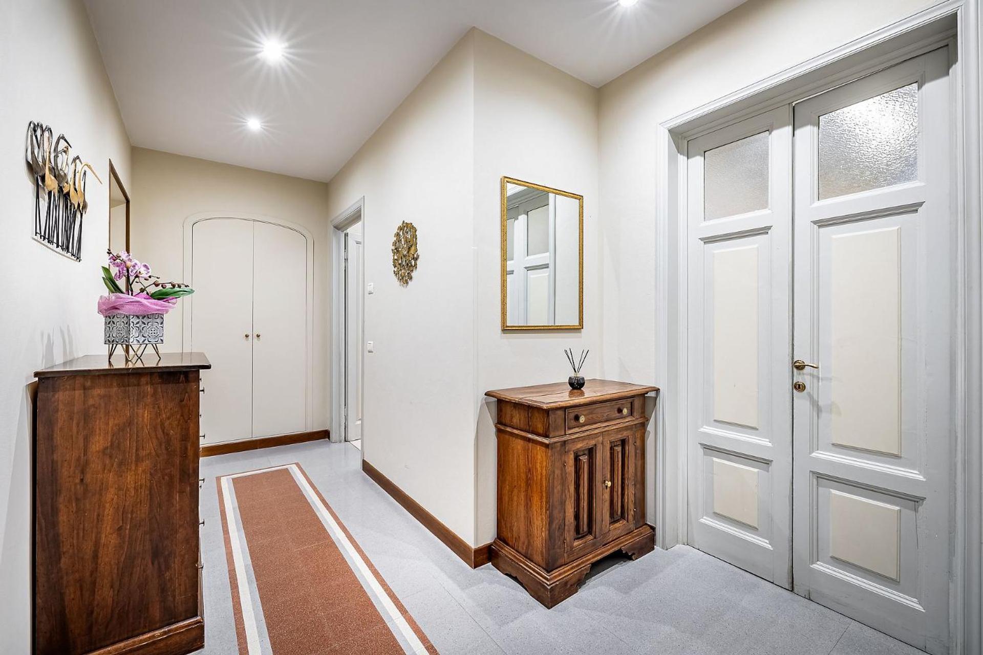 Three Via Roma Apartment *