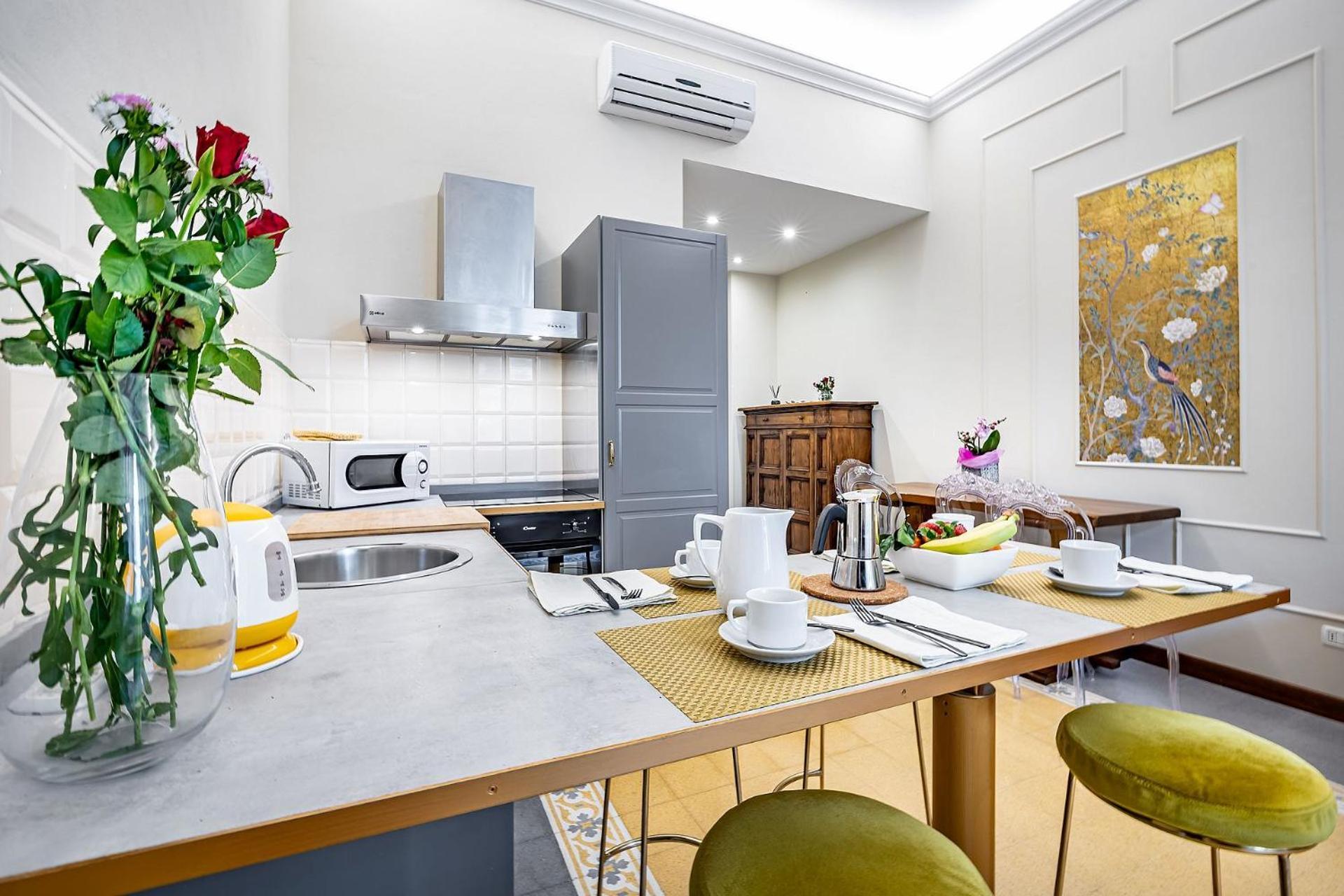 Three Via Roma Apartment *