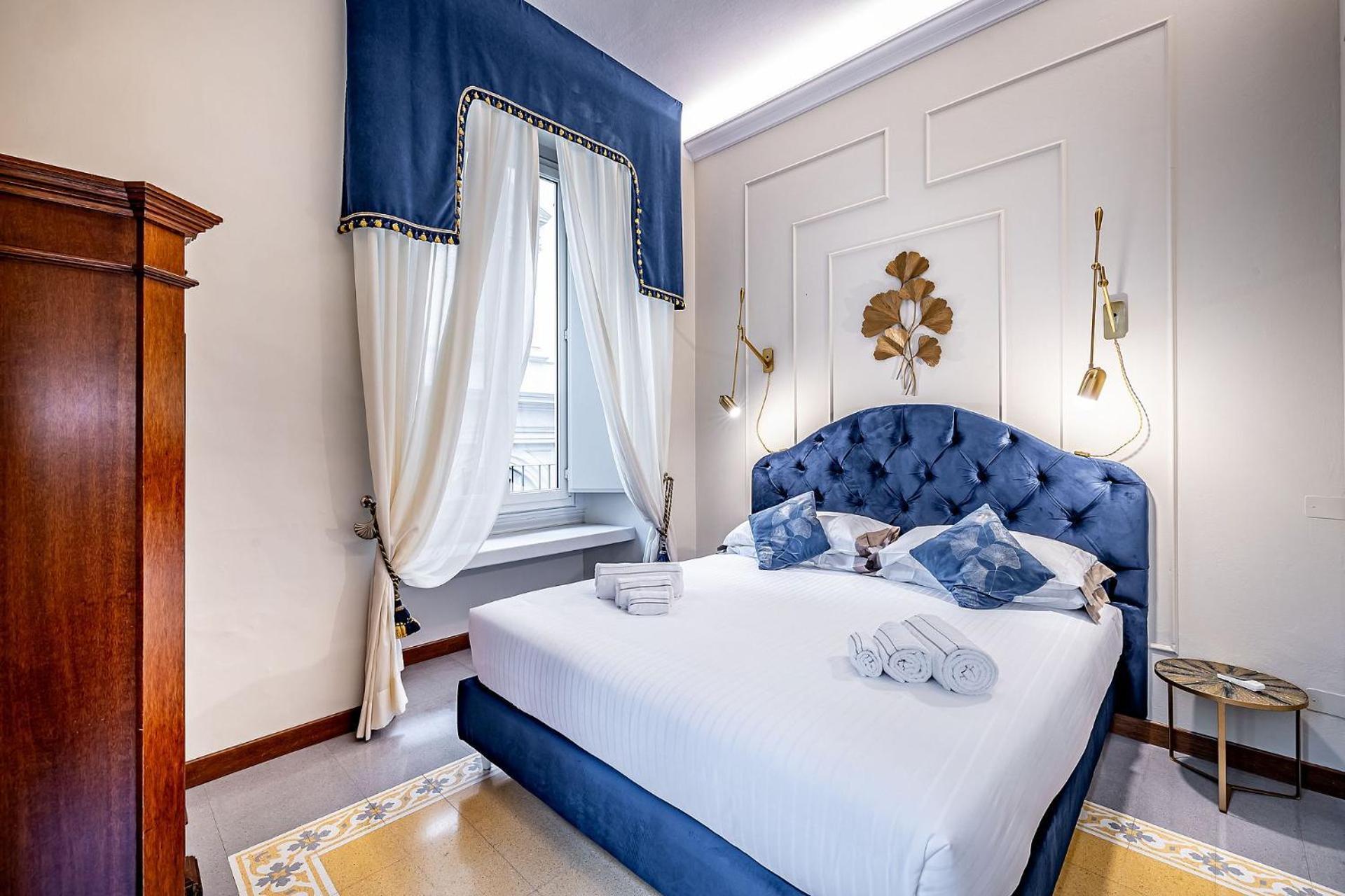 Three Via Roma Apartment Florence