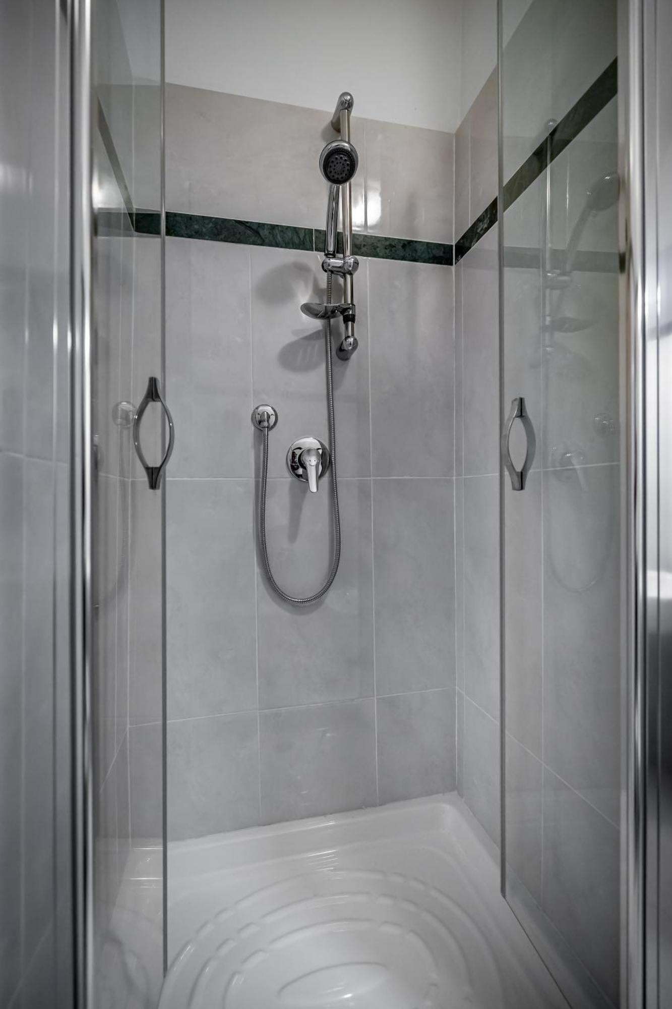Yid Agnolo Three Bedroom In