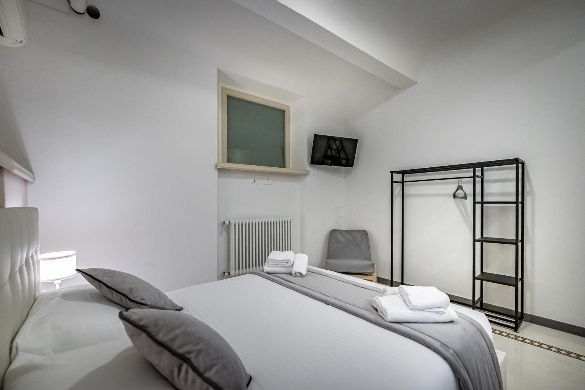 Yid Agnolo Three Bedroom In Apartment Florence
