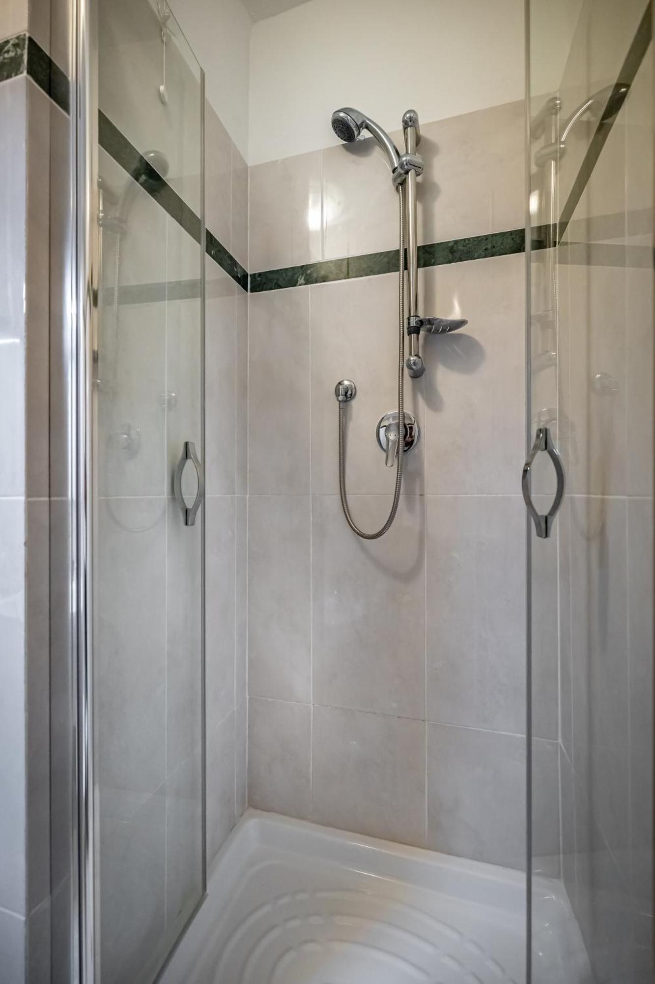 Yid Agnolo Three Bedroom In
