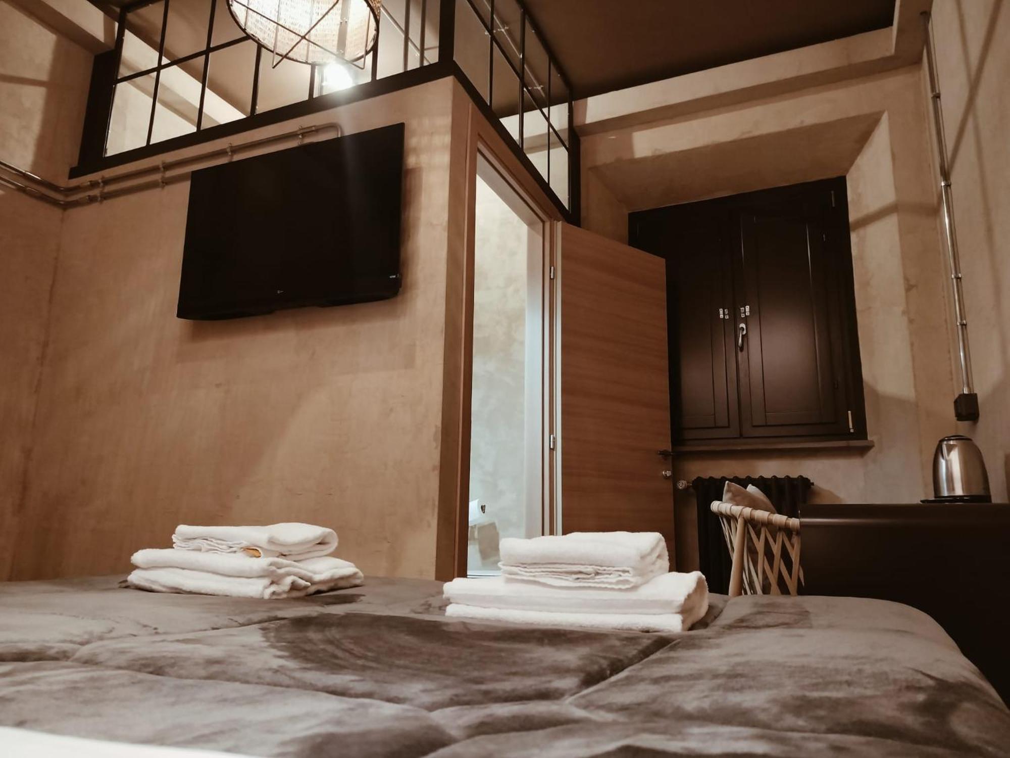 & 7 Hostel Florence