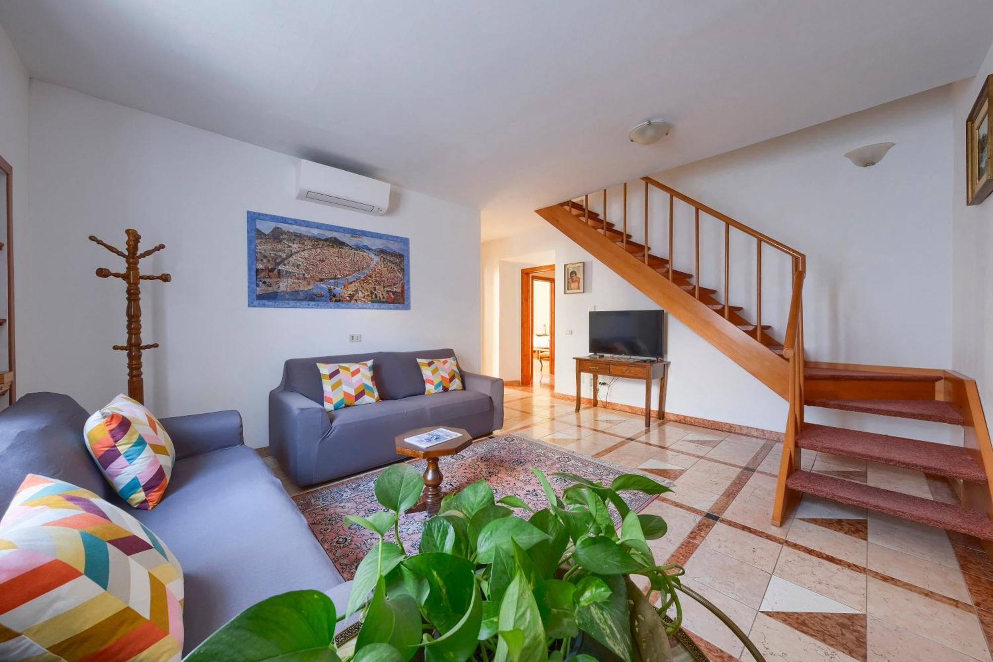 Benci Lalli Apartment *
