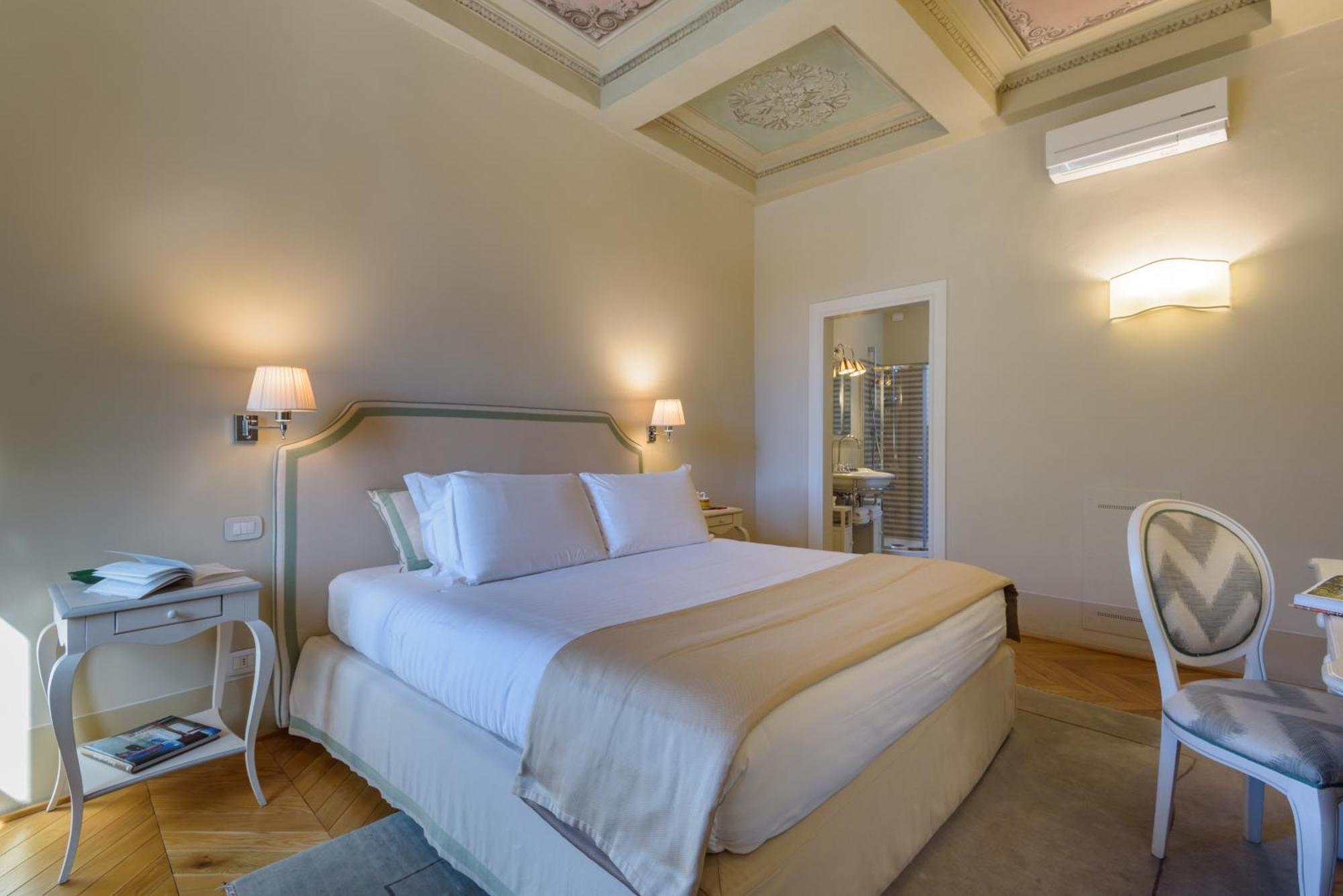 Palazzo Della Stufa Residenza D'epoca Bed & Breakfast 3*