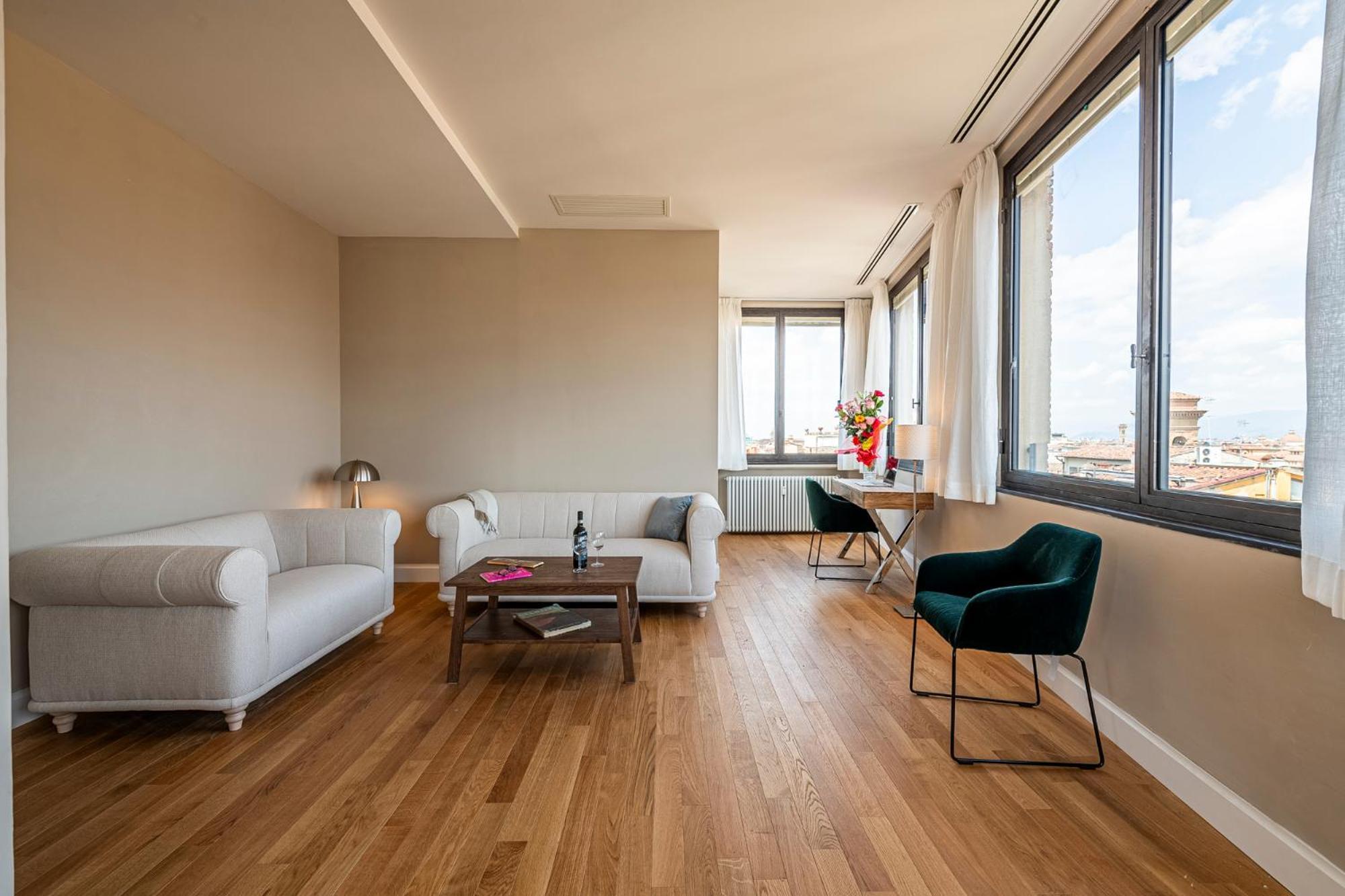 Two Towers-ramaglianti & Belfredelli Apartment
