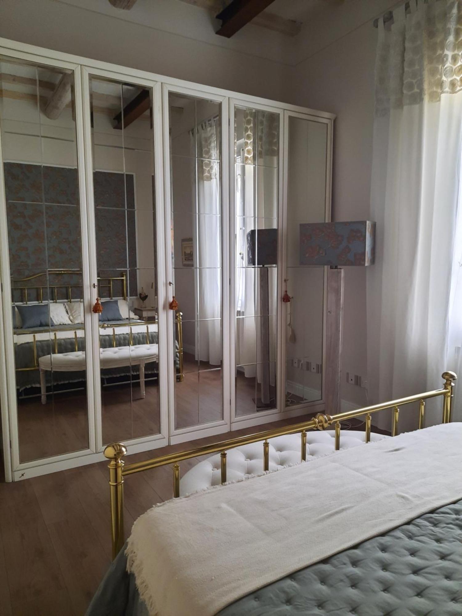 Messer Niccolo - In Apartamento *