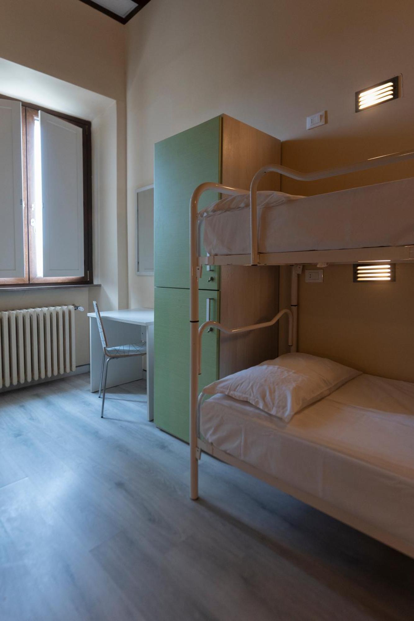 Hostel & 7