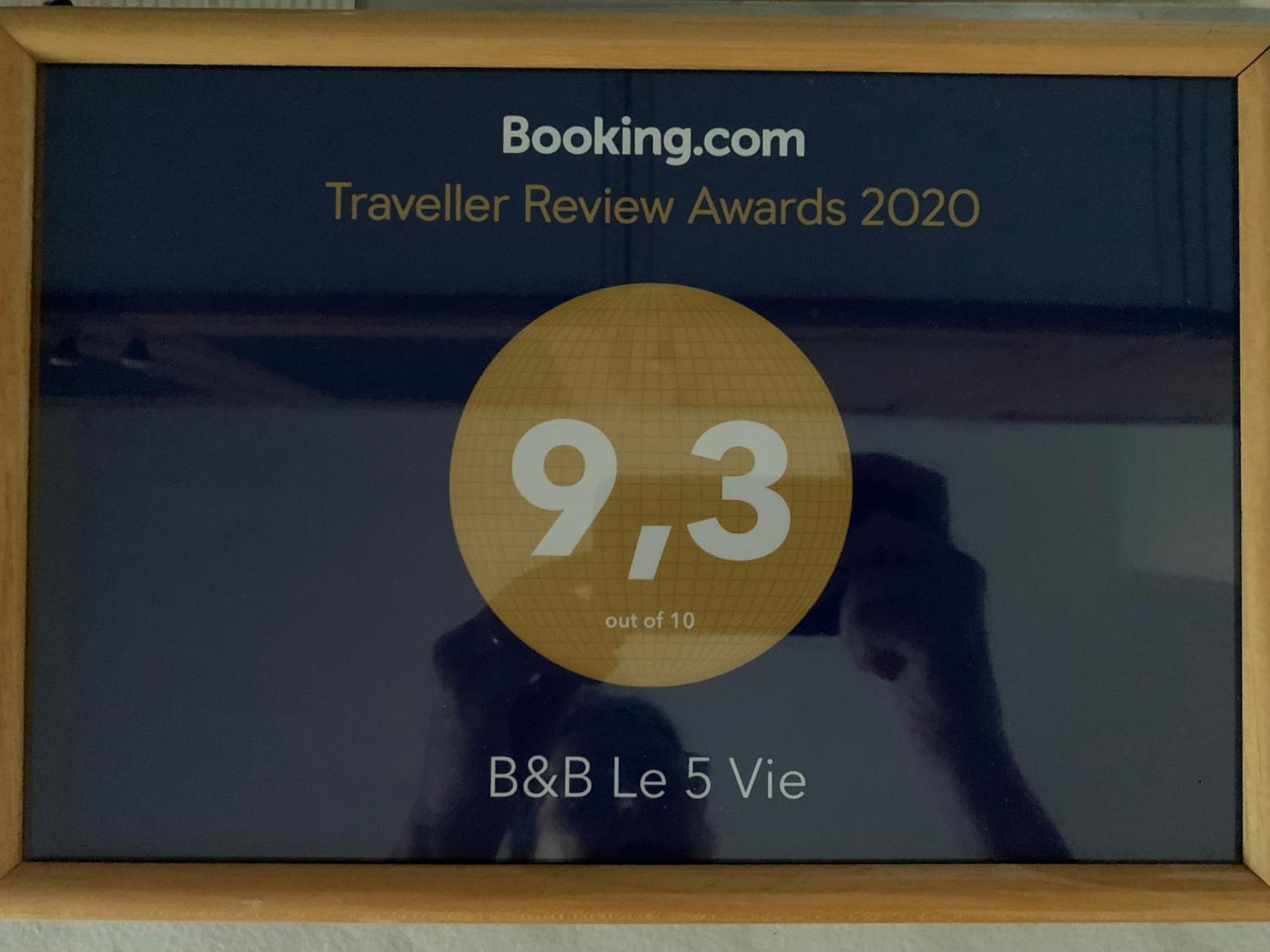 Le 5 Vie Con Tripla Bed & Breakfast