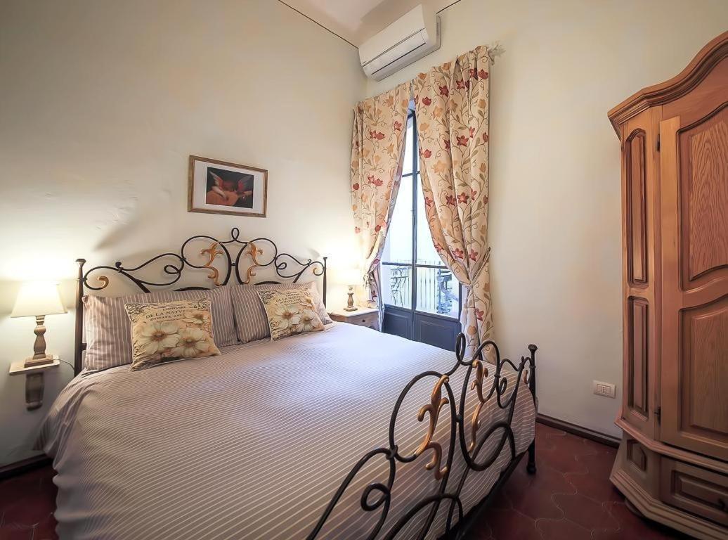 Watch The Wake Light Filled Medieval Palace Appartement *