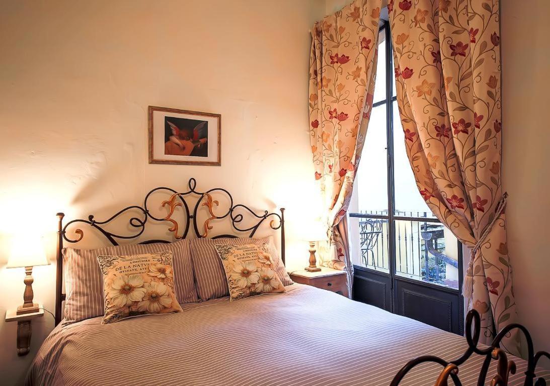 Watch The Wake Light Filled Medieval Palace Appartement *